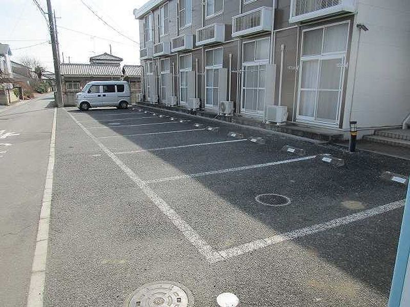 レオパレスクリア 駐車場