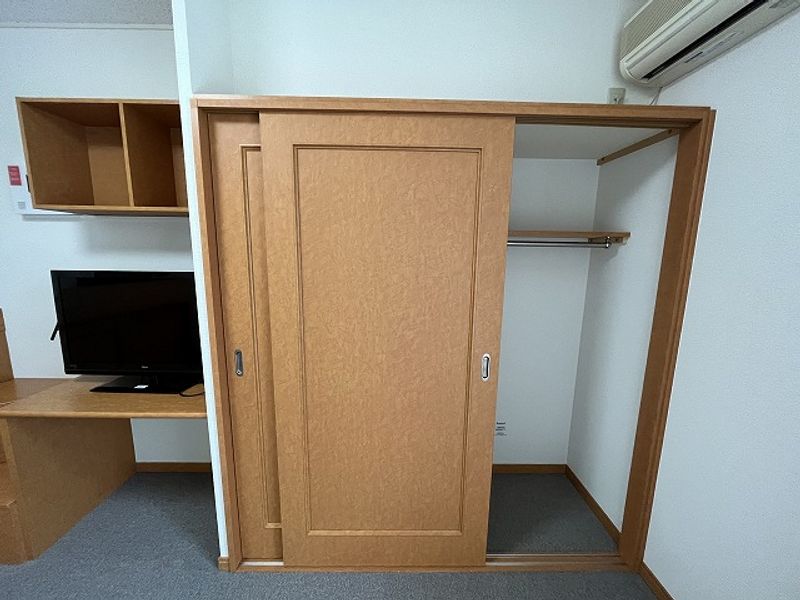 レオパレスセジュール和泉 収納
