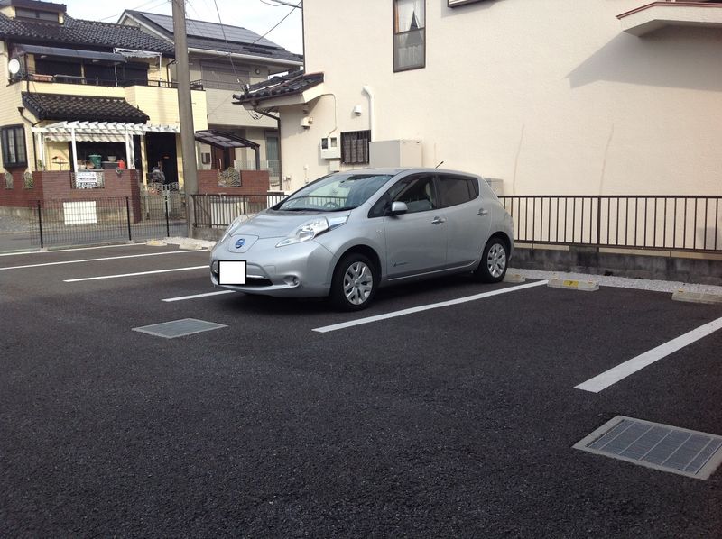 レオネクストレインボー上竹 駐車場