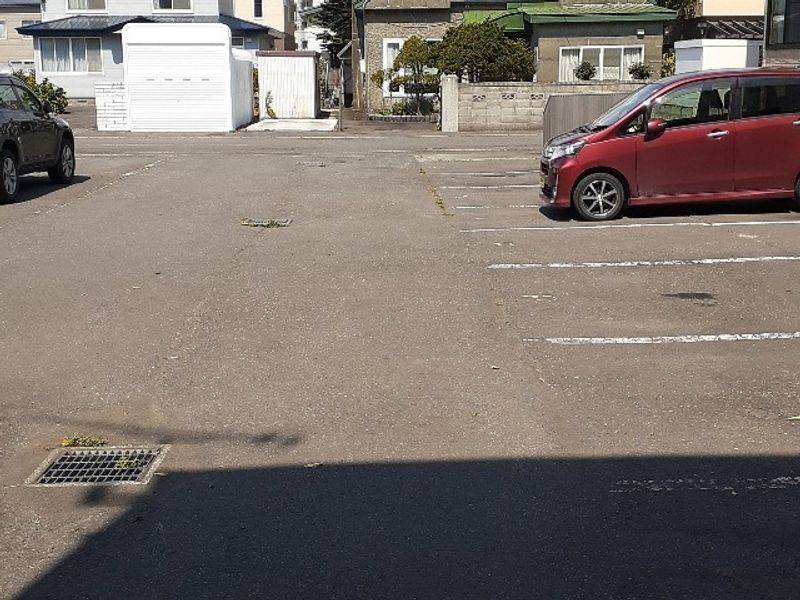 レオパレスコンフォール 駐車場