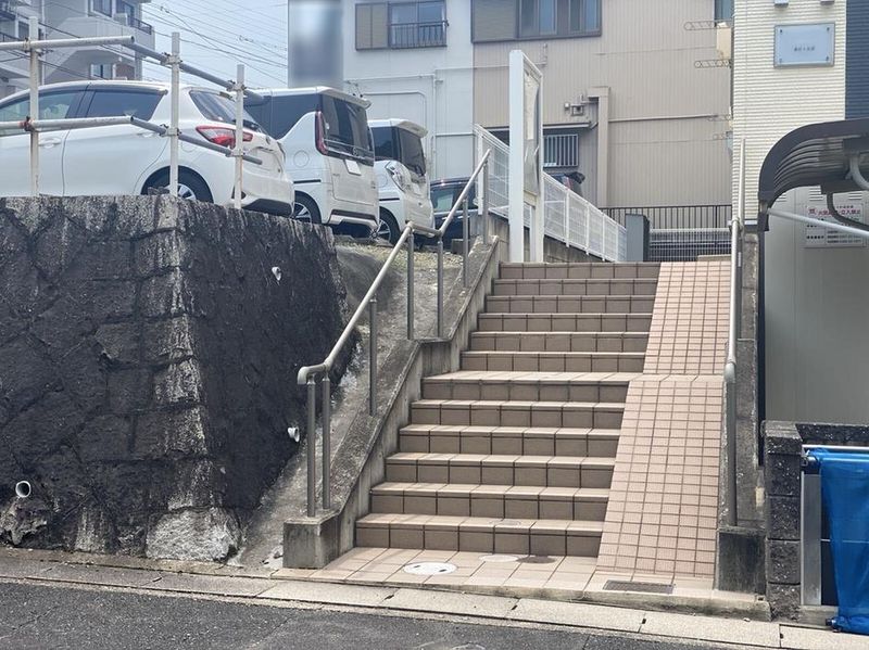 レオネクスト春日ヶ丘荘 エントランス