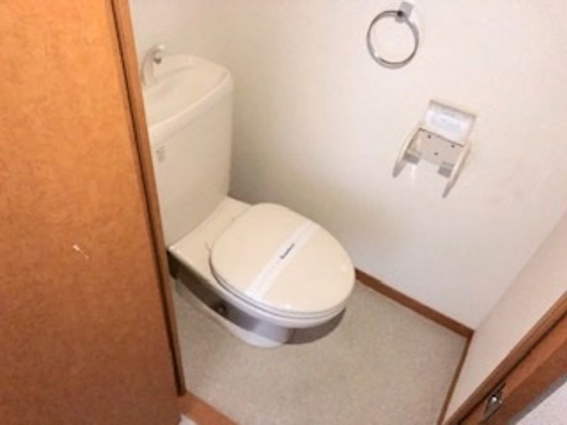 レオパレスロハス　Ｃ トイレ