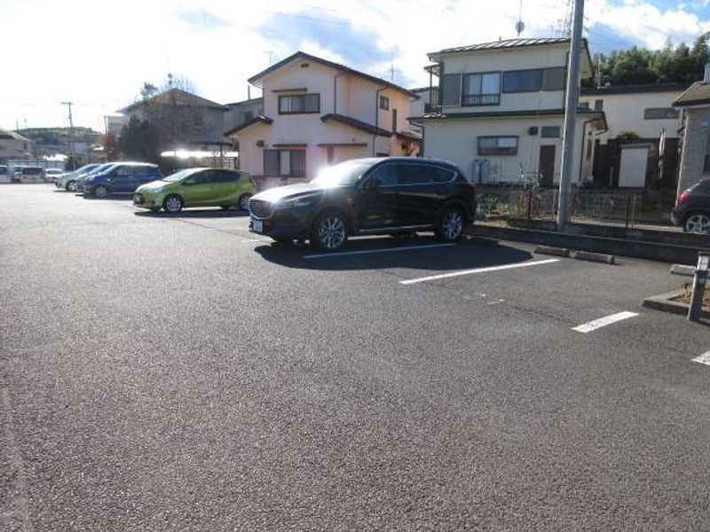 レオパレスエグゼ　Ⅱ 駐車場