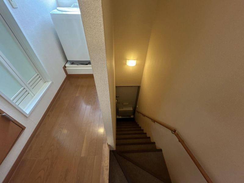 レオパレス寿 玄関