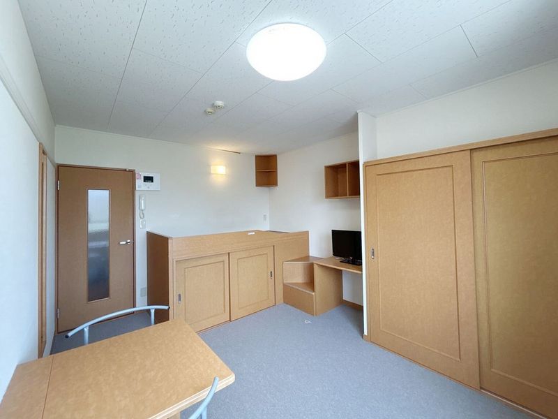 レオパレス鈴木第２ 居間
