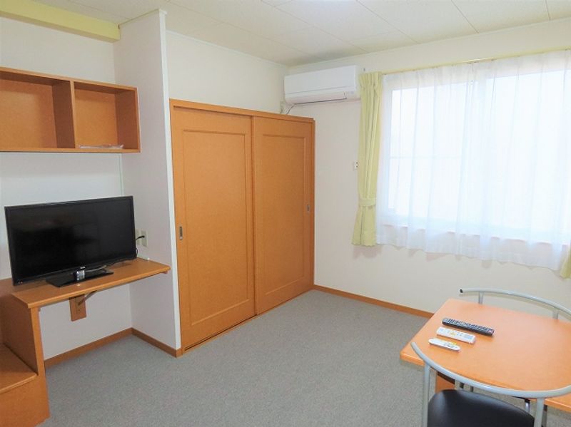 レオパレスコンフォルタブル５１ 居間