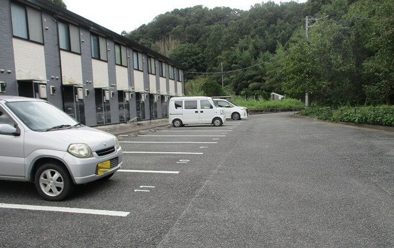 レオパレス長岡 駐車場