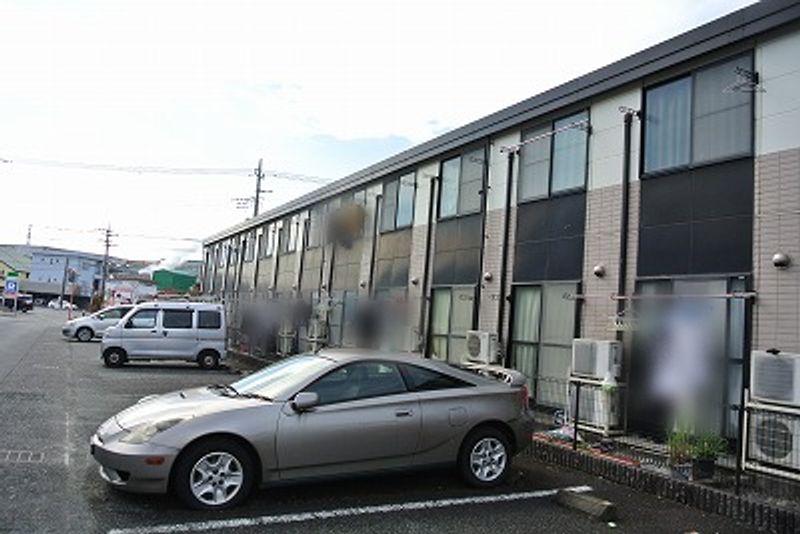 レオパレスラ・ベジブル 駐車場