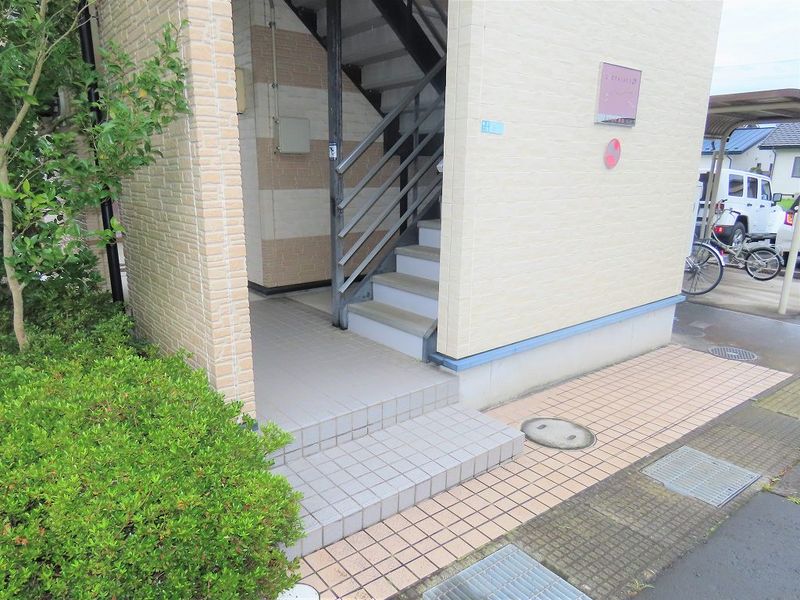 レオパレス檀田Ｃ エントランス