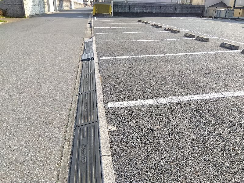 レオパレスエスペランザ 駐車場