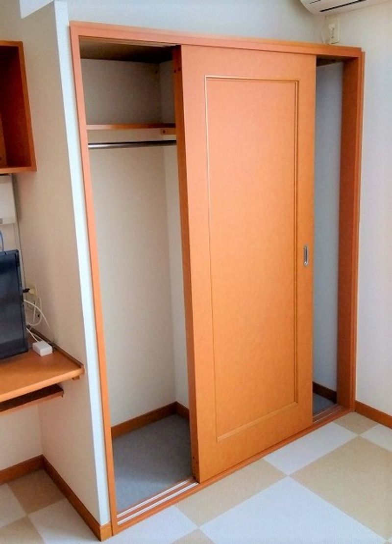 レオパレスクレセント 収納