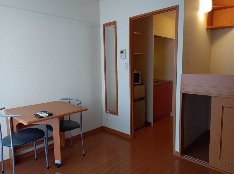 レオパレスやもと 居間