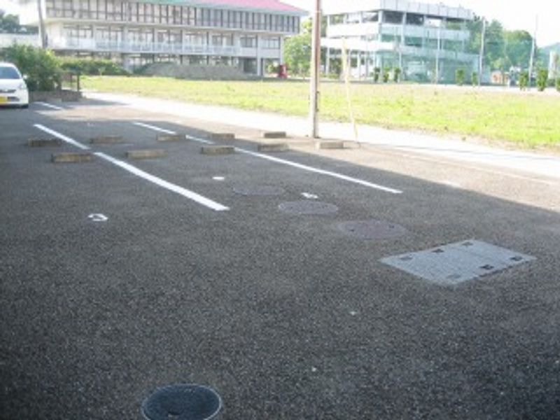 レオパレスＭａｒｙＰｉｎａｒ 駐車場