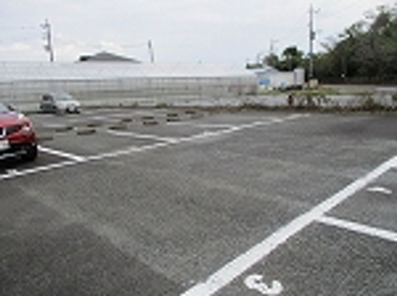 レオパレス欅 駐車場