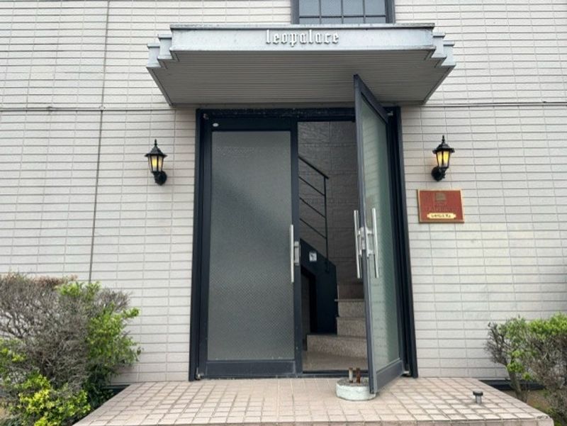 レオパレス天王 エントランス