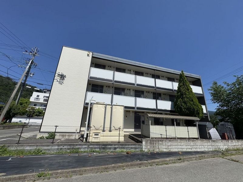 レオパレスフリーデン 外観