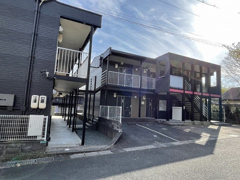 レオパレス御堀 駐車場