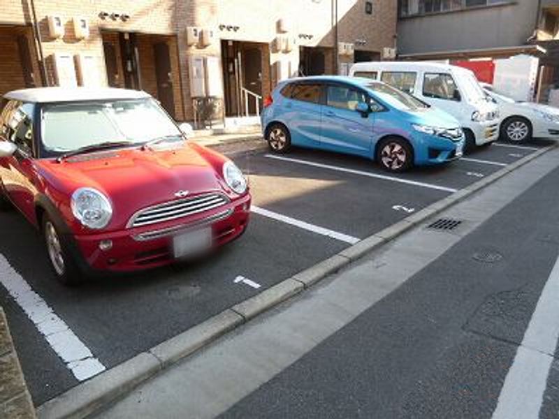 レオネクスト清心 駐車場