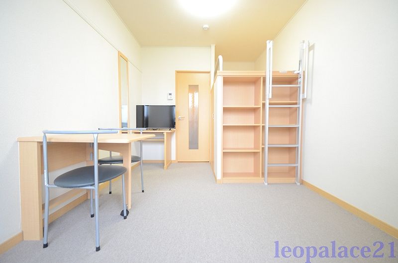 レオパレス東蟹屋アネックス 居間