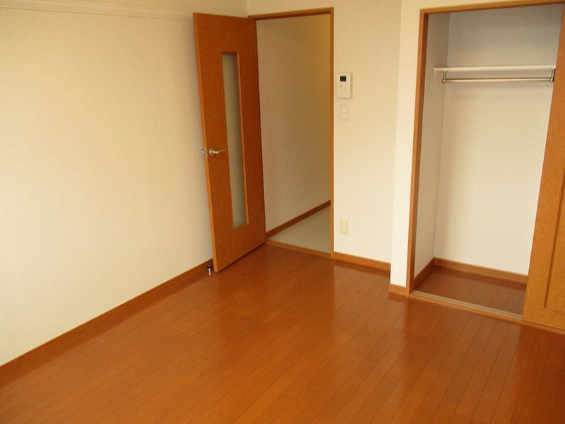 レオパレスリュウカ 居間