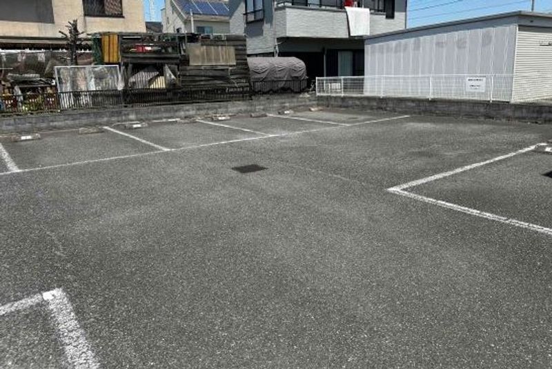 レオパレスソフィア 駐車場