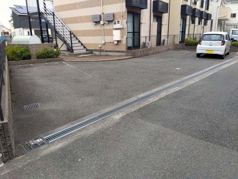 レオパレスカルカソンヌ 駐車場