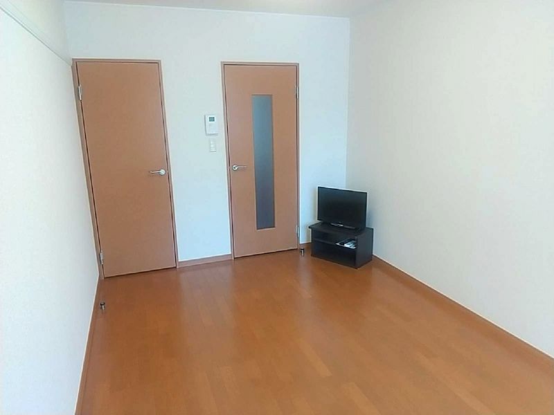 レオパレス弘法 居間