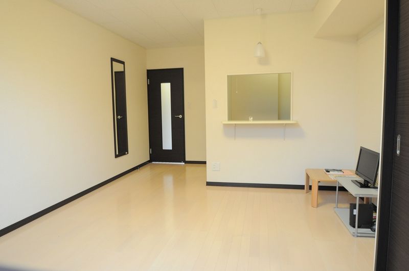 レオネクストフローラ南館 居間