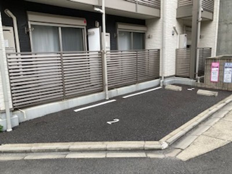 クレイノグランディールＤ 駐車場