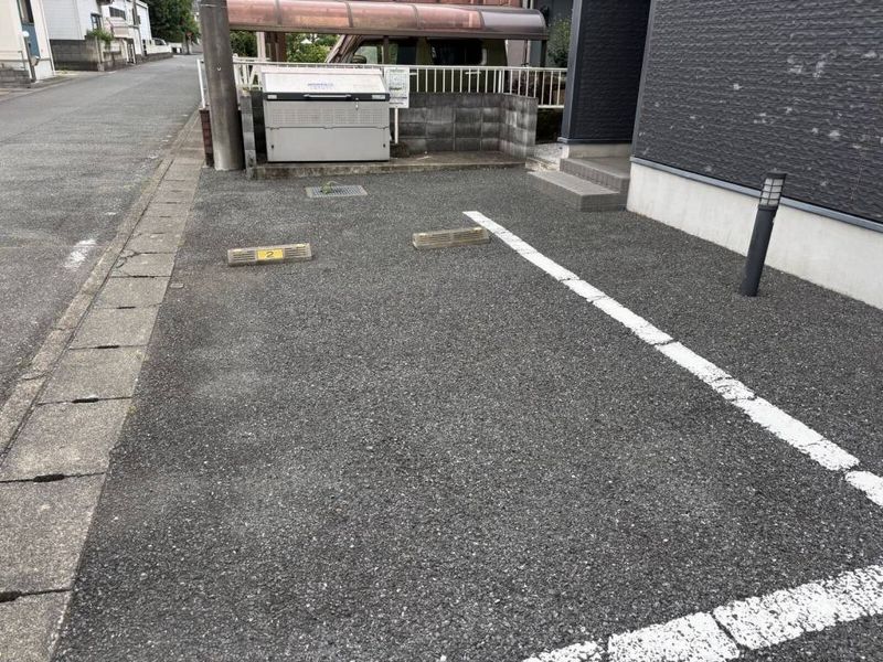 レオパレスラングシェーン 駐車場