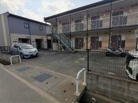レオパレスオンフルール 駐車場