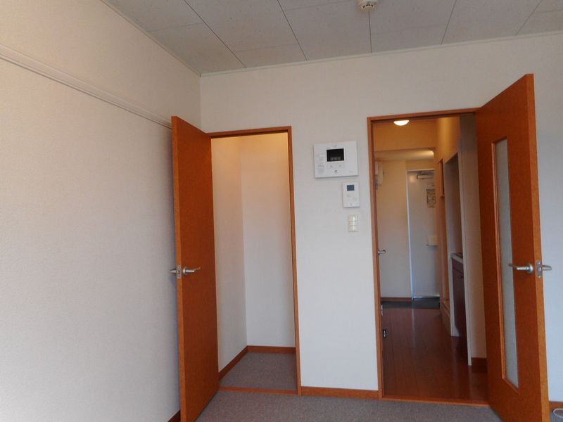 レオパレスＨＫ寿町 居間