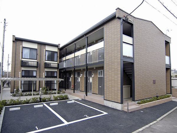 レオパレスヴィラ参号館 外観