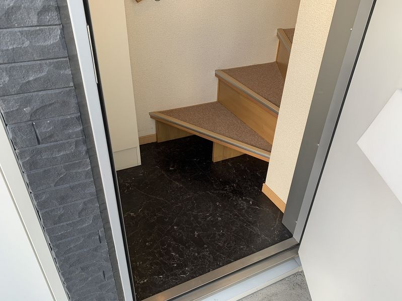 レオネクスト来夢２１ 玄関