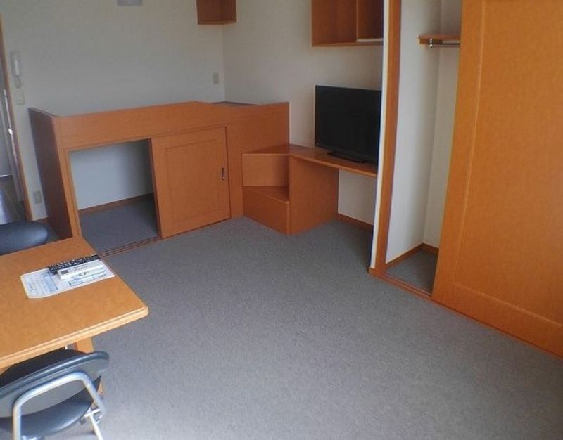 レオパレスニュー屋島 寝室