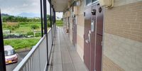 レオパレスかんなび 玄関