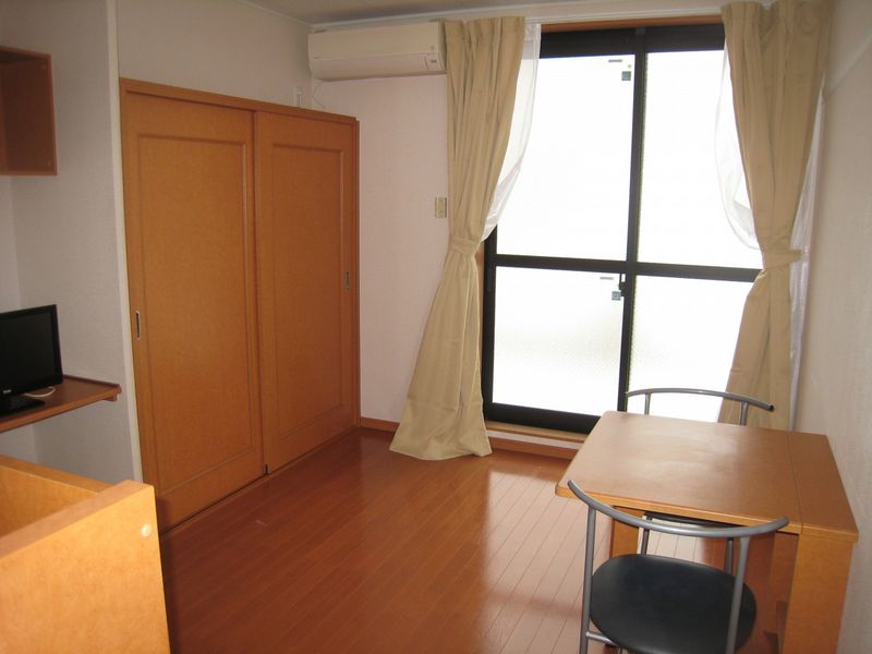 レオパレスルミエール双月 居間