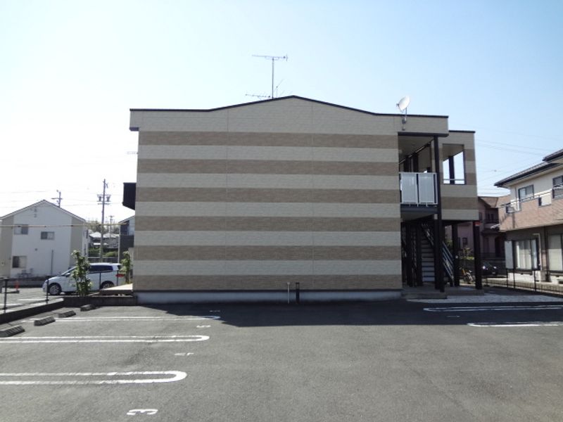 レオパレスグレンツェⅡ 駐車場