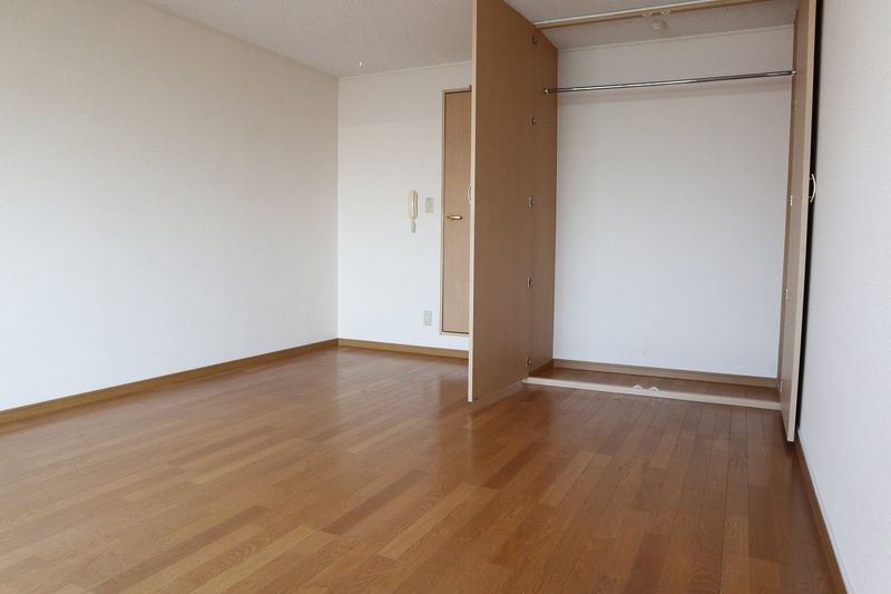 レオパレス白鳳 居間