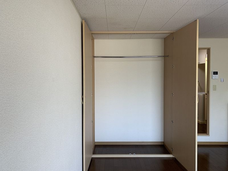 レオパレスリバーサイド 収納