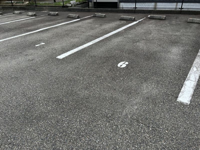 レオパレスいしがみ 駐車場