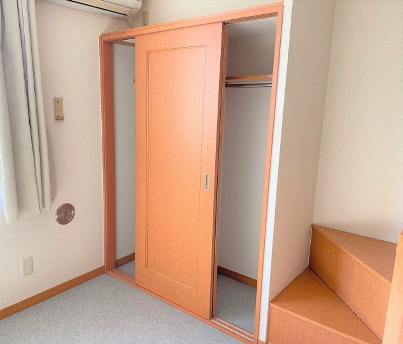 レオパレス椿 収納