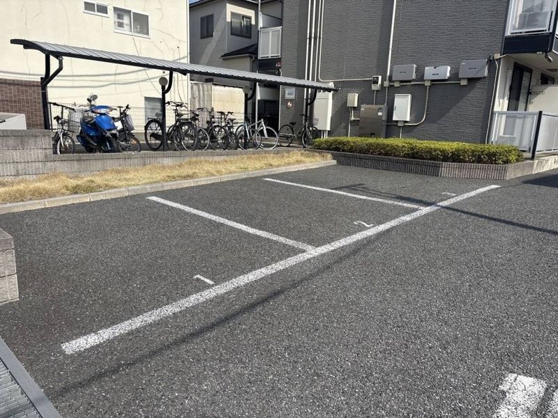 レオパレスＳＨＩＢＩＲＡＫＩ 駐車場