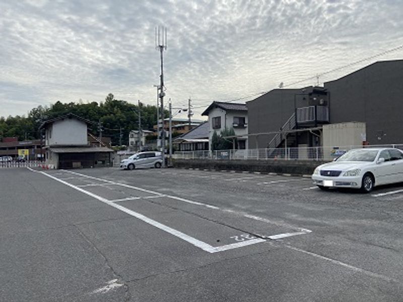 レオパレスサン宮島 駐車場