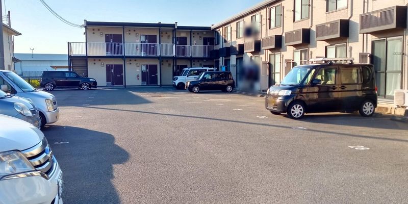 レオパレスライフタナカⅡ 駐車場