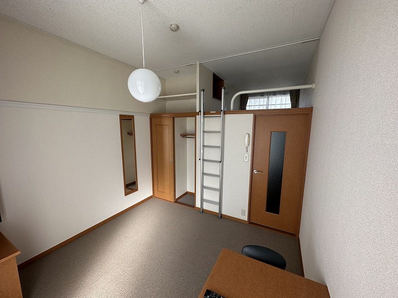 レオパレスわかくさ 寝室