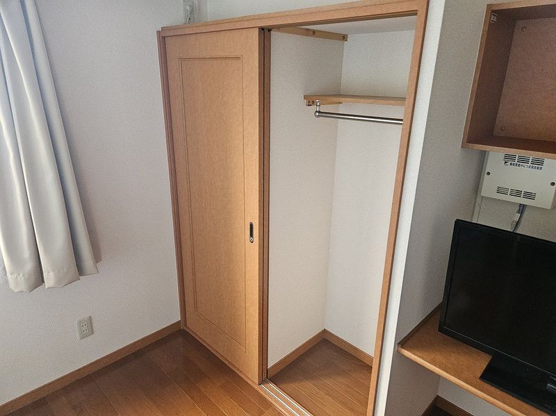 レオパレスサウスランド 収納