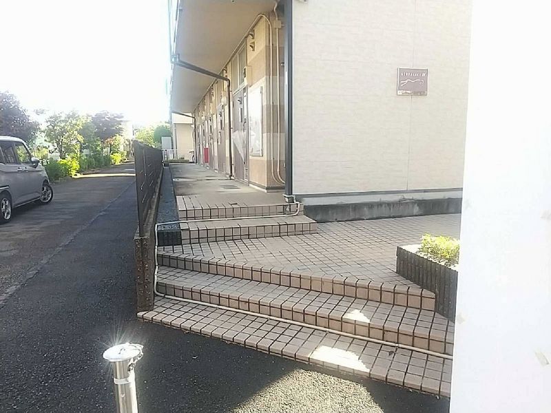 レオパレスカームＹＯＳＨＩＤＡ エントランス