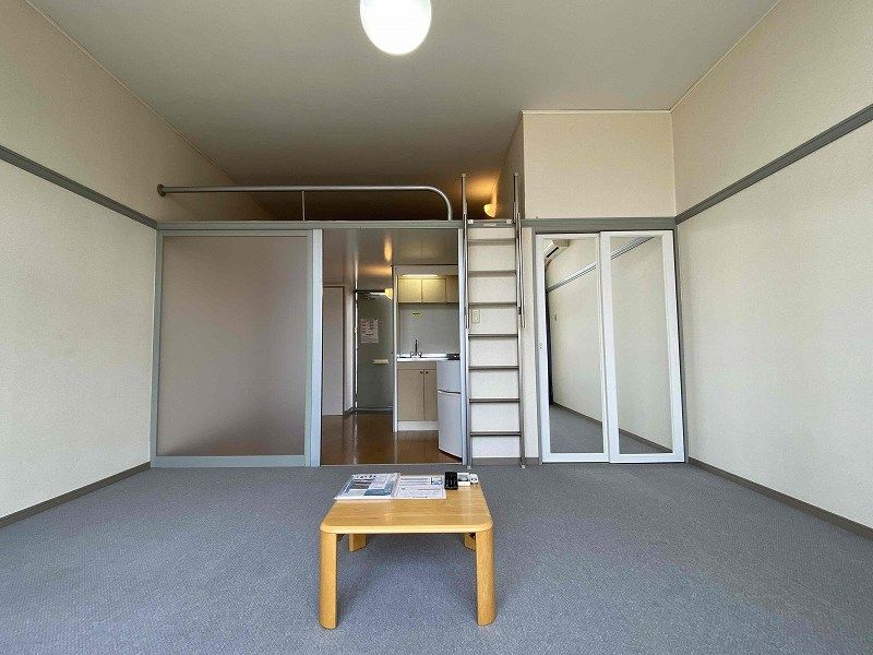 レオパレス杉本 居間