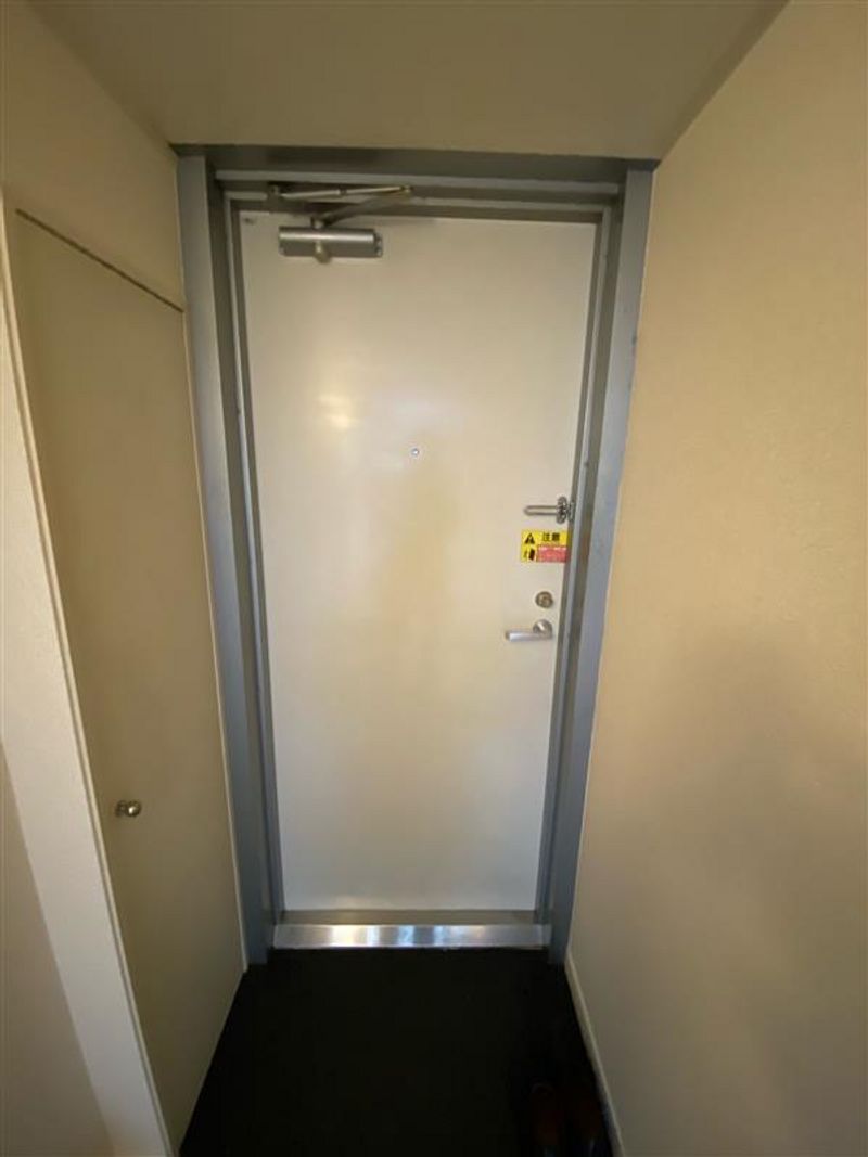 レオパレス豊南 玄関